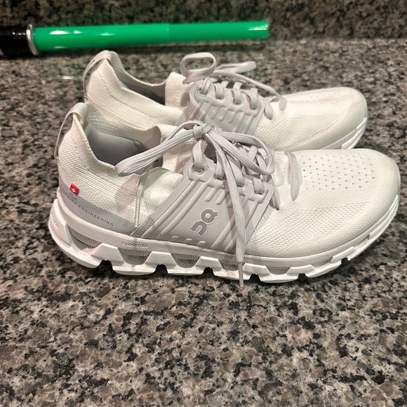 On CloudSwift 3. Size 8.5. - Picture 2 of 5